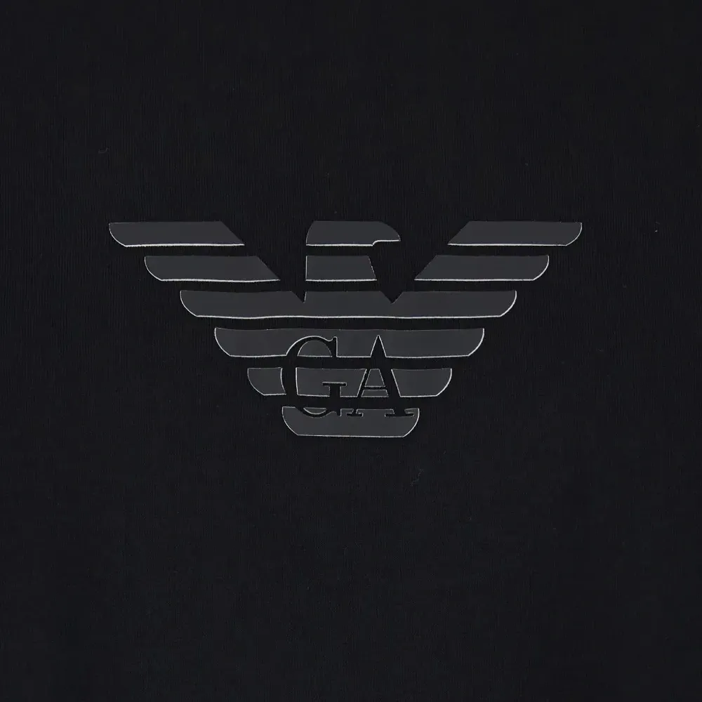 Футболка с нашивкой-логотипом