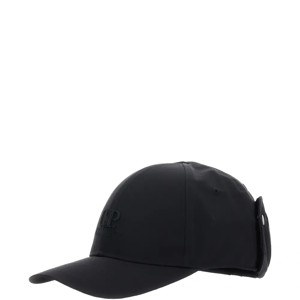 Бейсболка с вышивкой логотипа