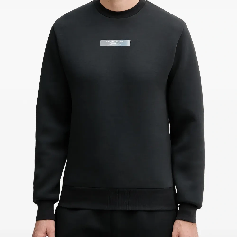 Свитшот с аппликацией и круглым вырезом