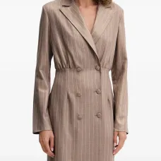 Платье в тонкую полоску двубортное Платье в тонкую полоску двубортное