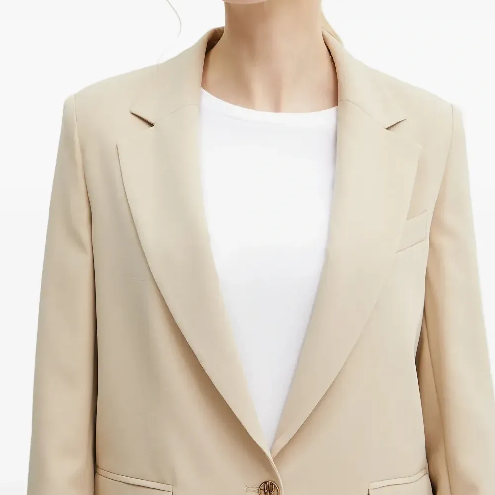 Блейзер с отделкой пуговицами