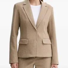 Блейзер с заостренными лацканами