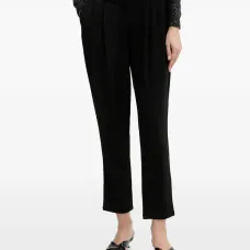 Брюки с пуговицами и складками