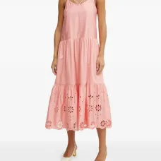 Многоярусное платье с вышивкой люверсами