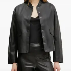 Укороченный пиджак на пуговицах