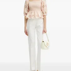 Смокированная блуза с цветочной вышивкой Смокированная блуза с цветочной вышивкой