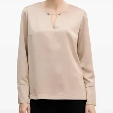 Блузка с манжетами и вырезом-каплей