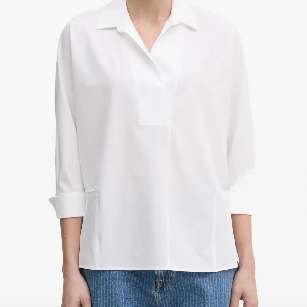 Блузка с V-образным вырезом