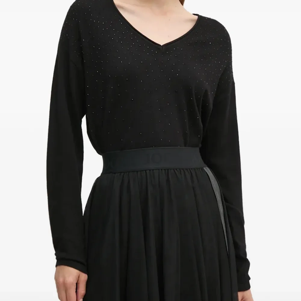 Свитер с V-образным вырезом