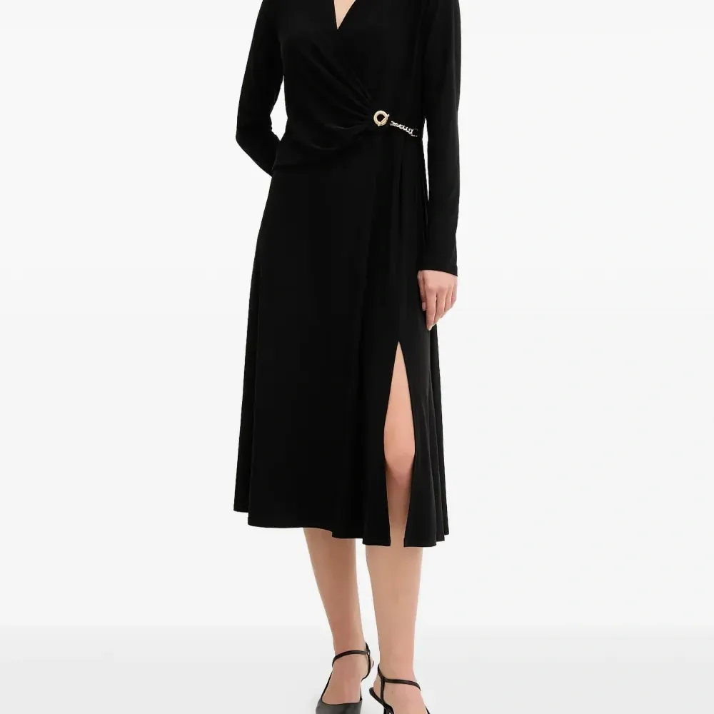 Платье миди с разрезом и цепочками