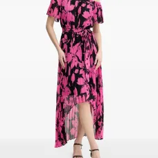 Платье с открытыми плечами и цветочным принтом