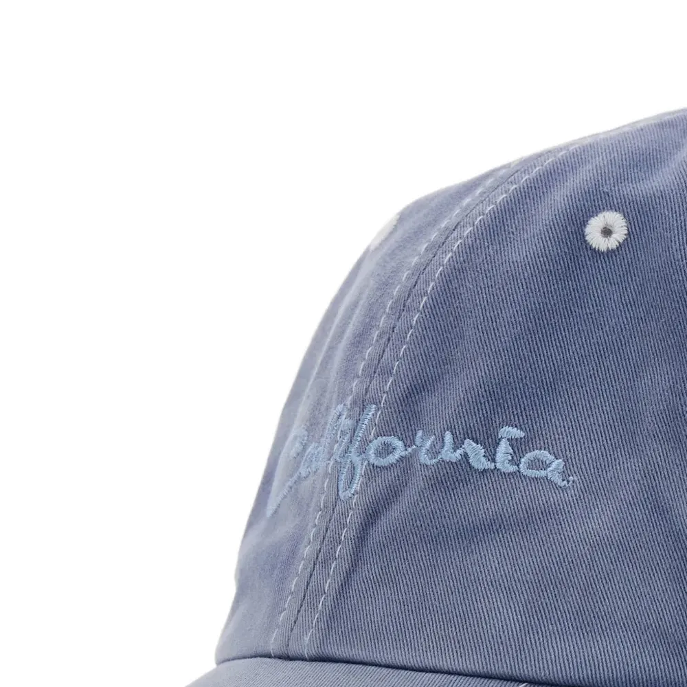 Бейсболка с вышитым логотипом