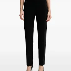 Брюки с фирменной нашивкой