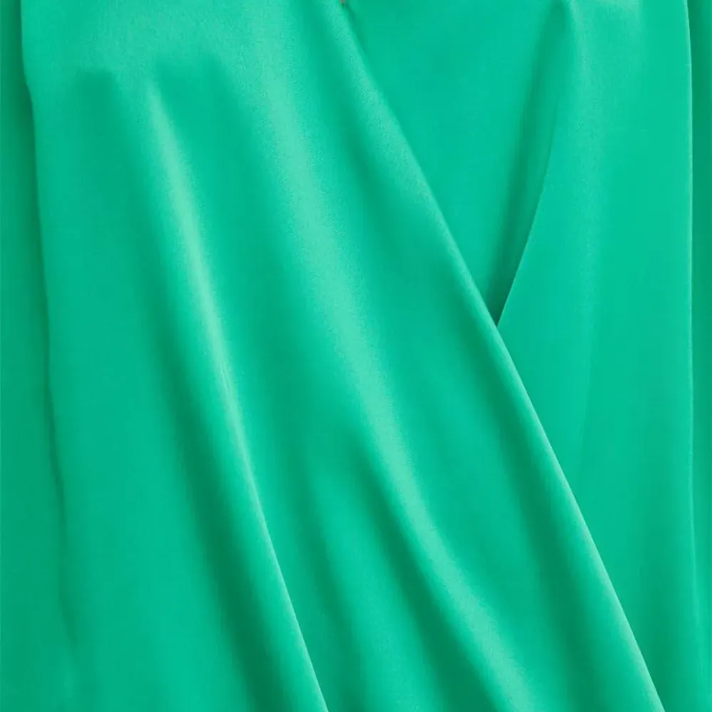 Блуза с запахом и V-образным вырезом