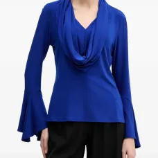 Блузка с драпированным вырезом и расклешённым силуэтом