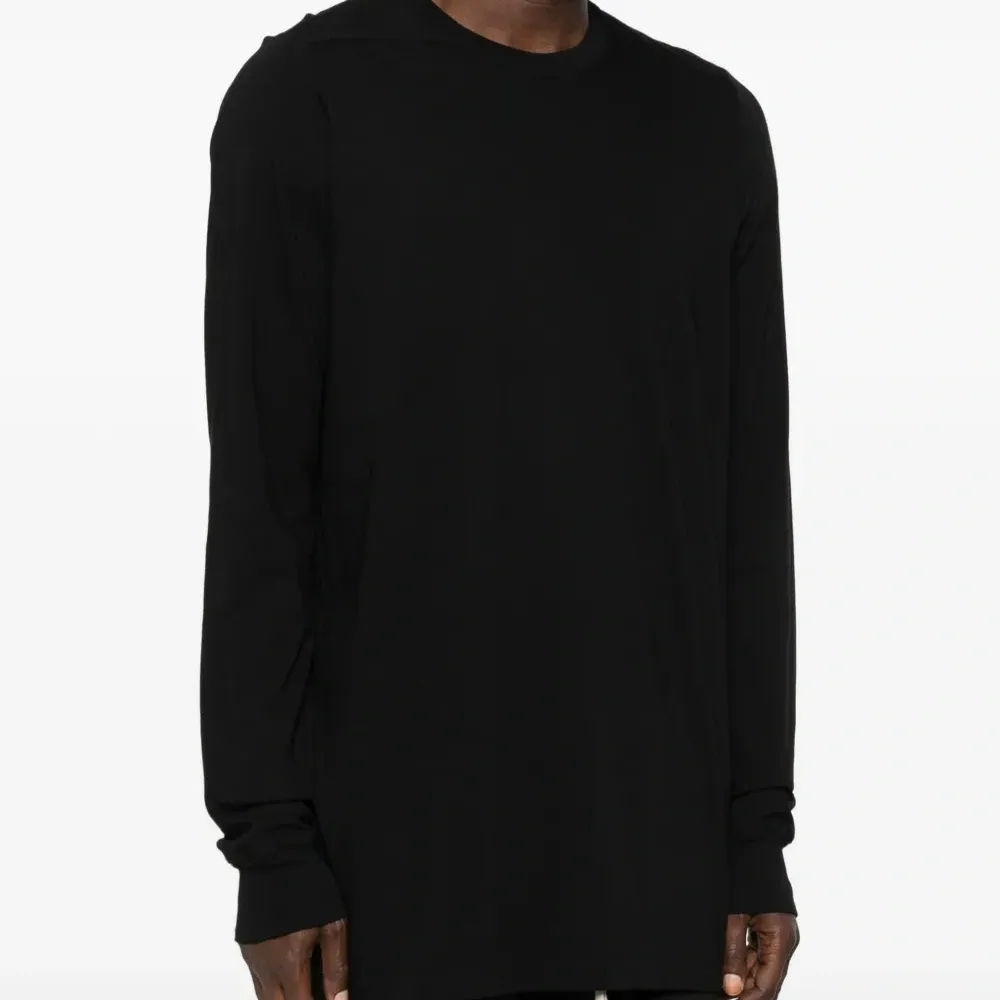 Футболка с длинными рукавами