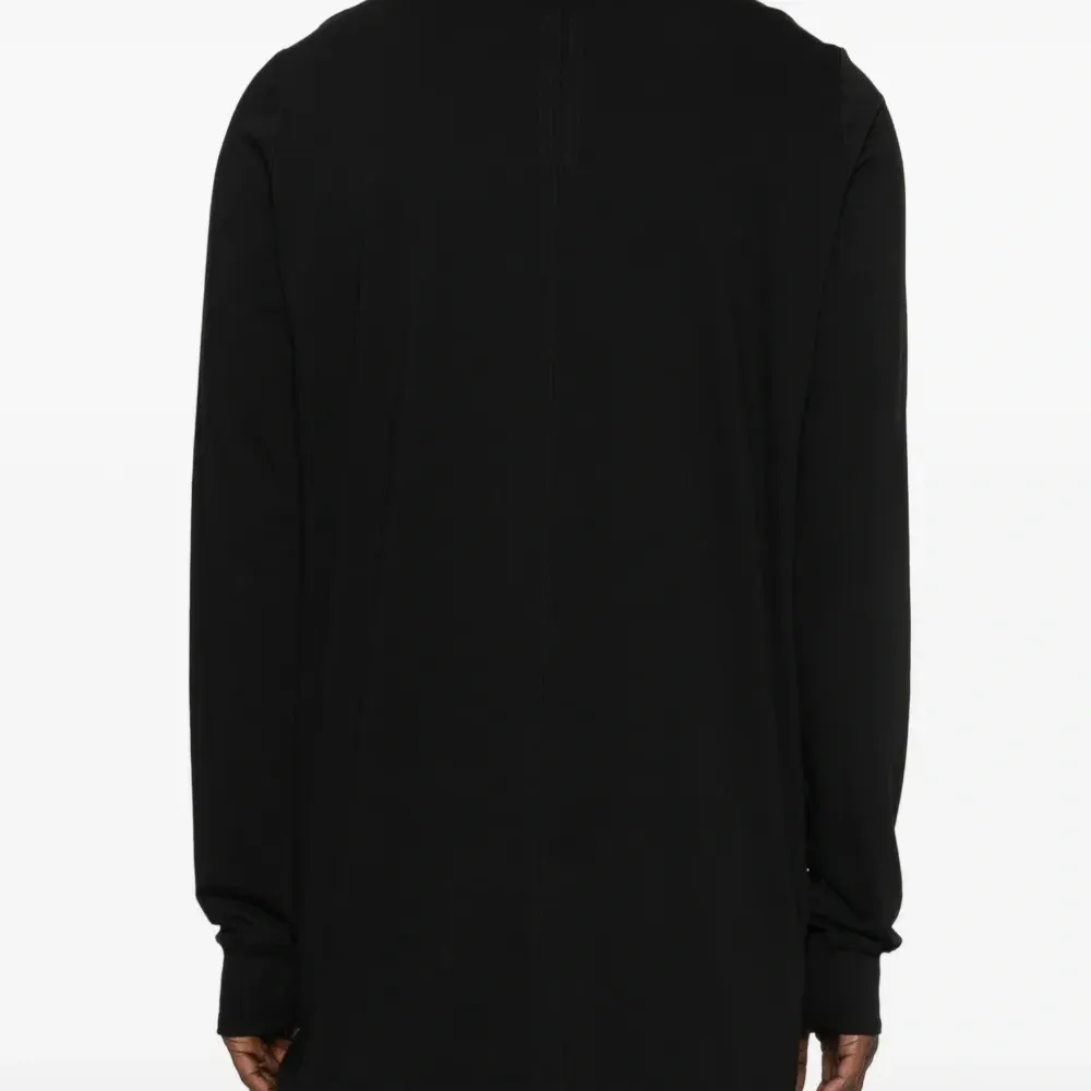 Футболка с длинными рукавами