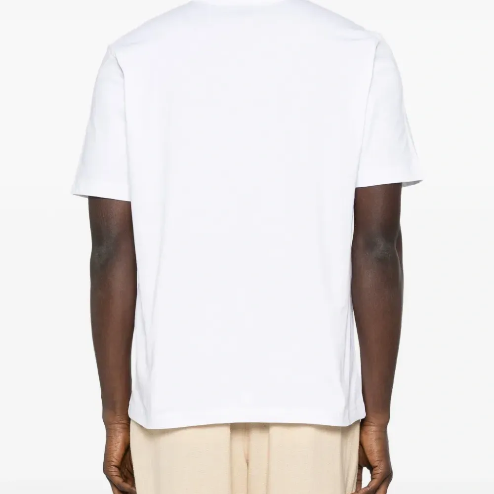 Футболка с логотипом