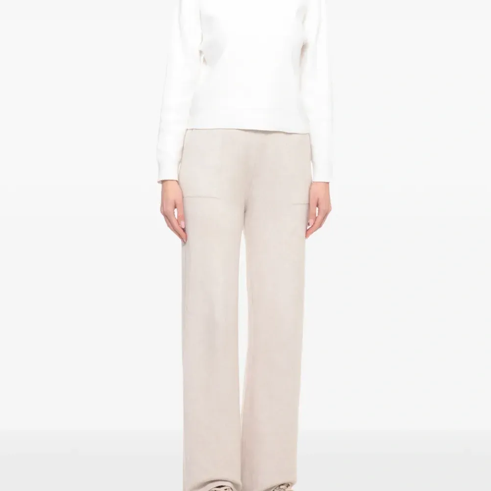 Кроссовки с вставками с драконом