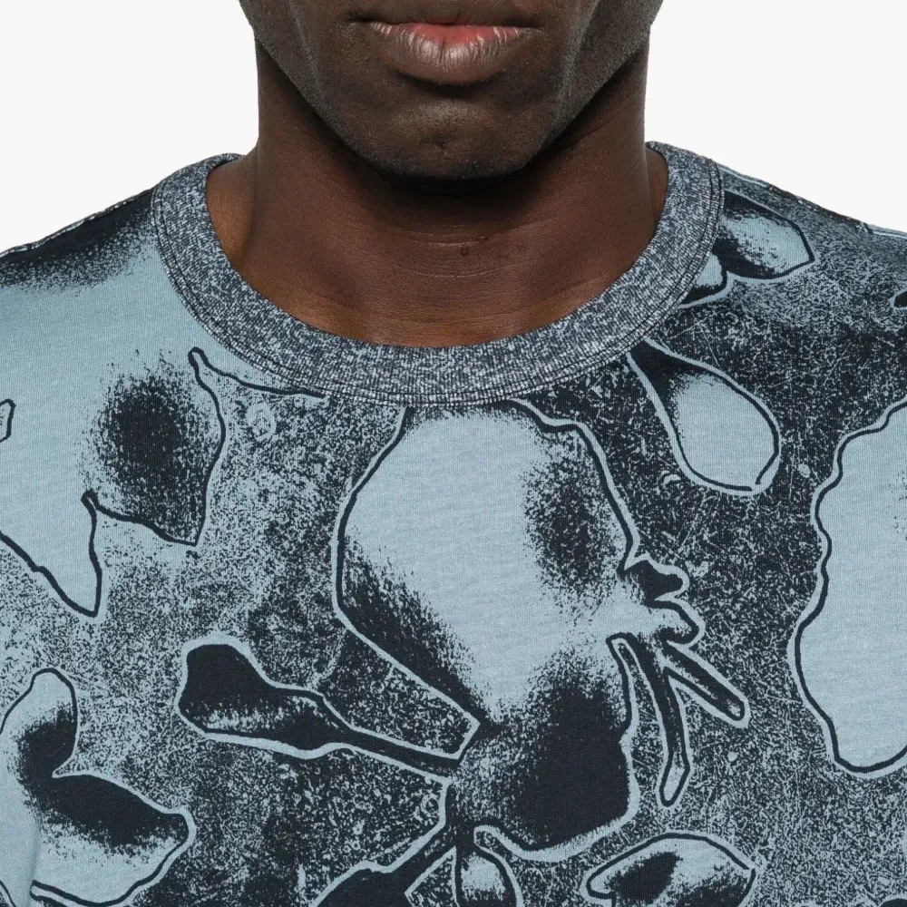 Футболка с цветочным принтом