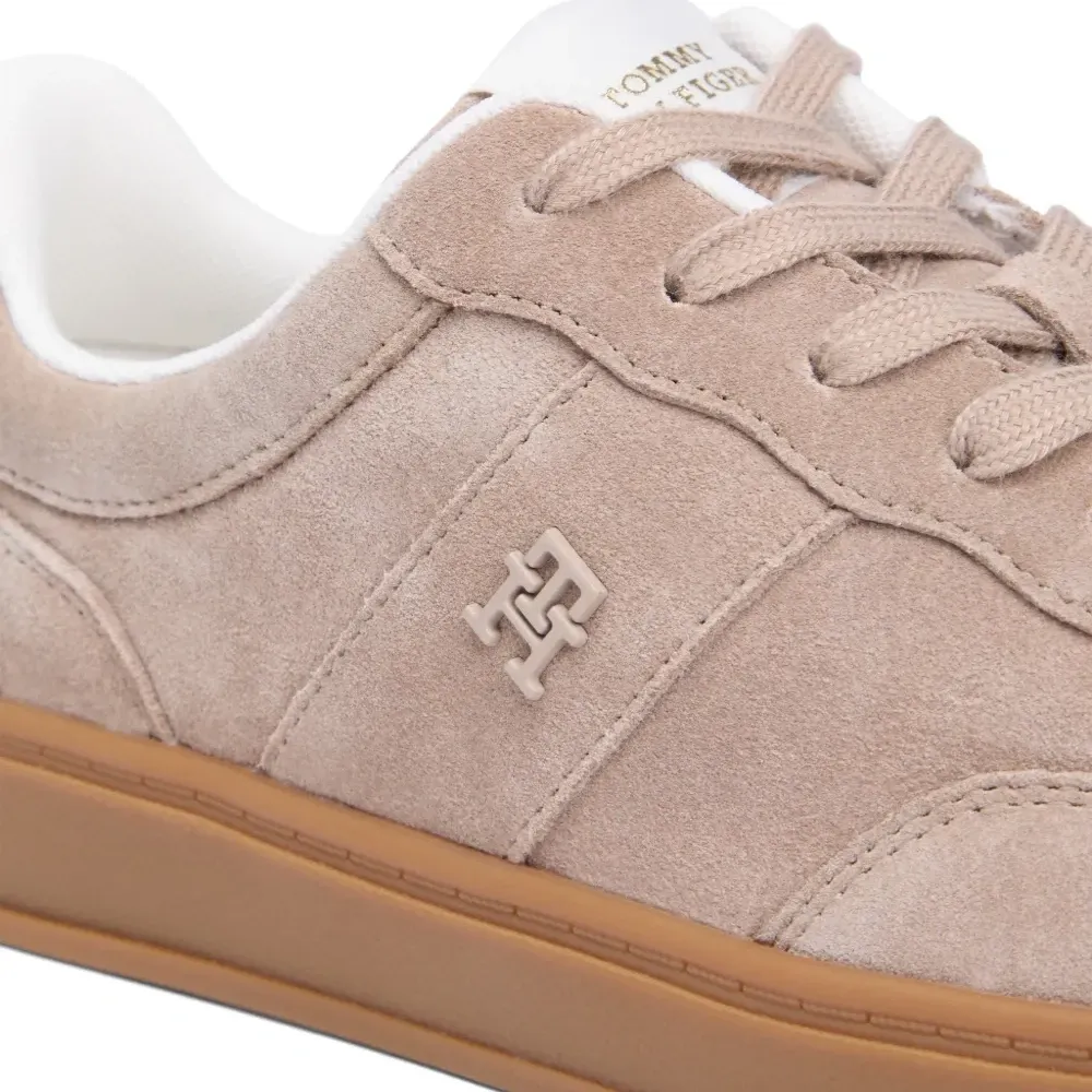 Низкие кеды с логотипом