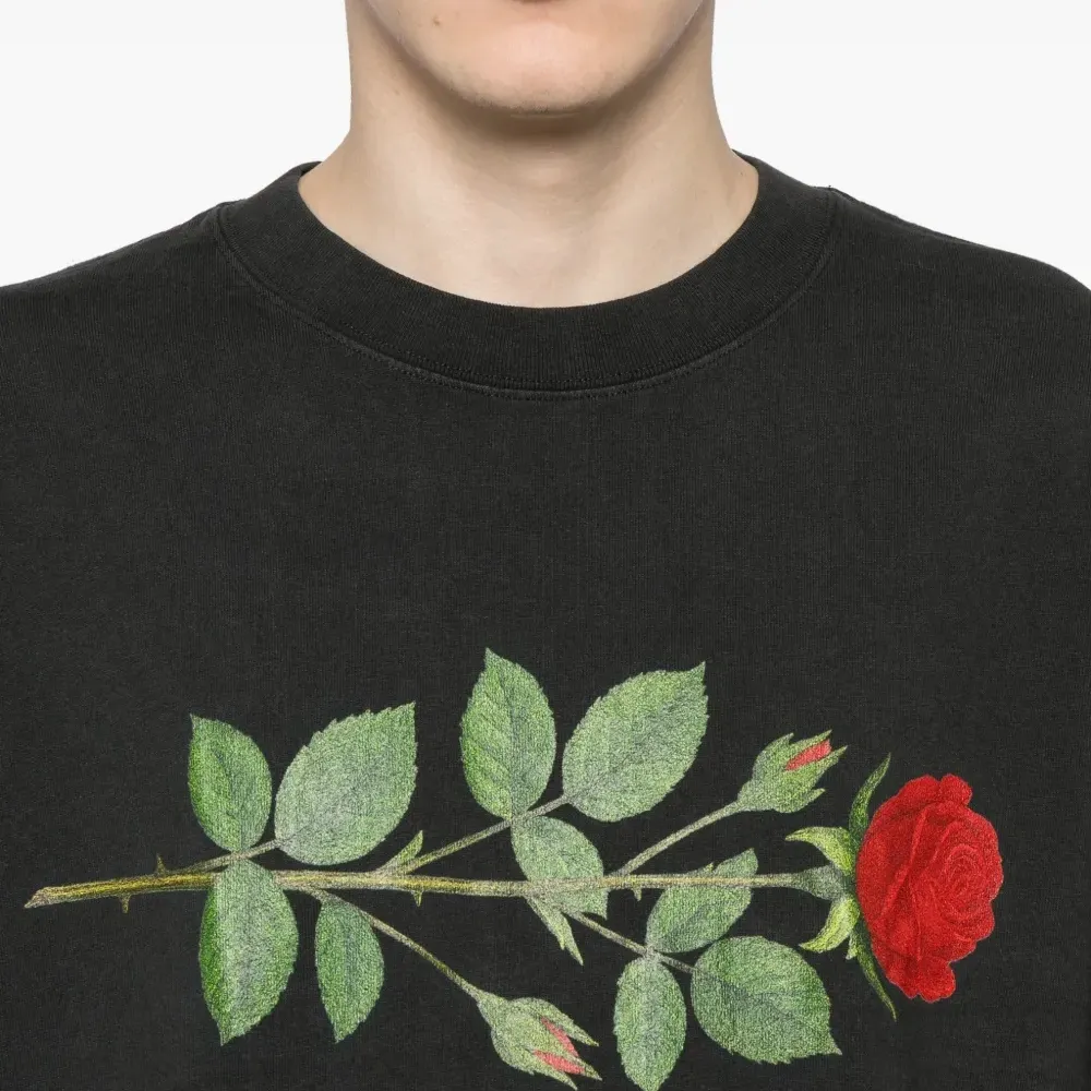 Футболка с принтом роз