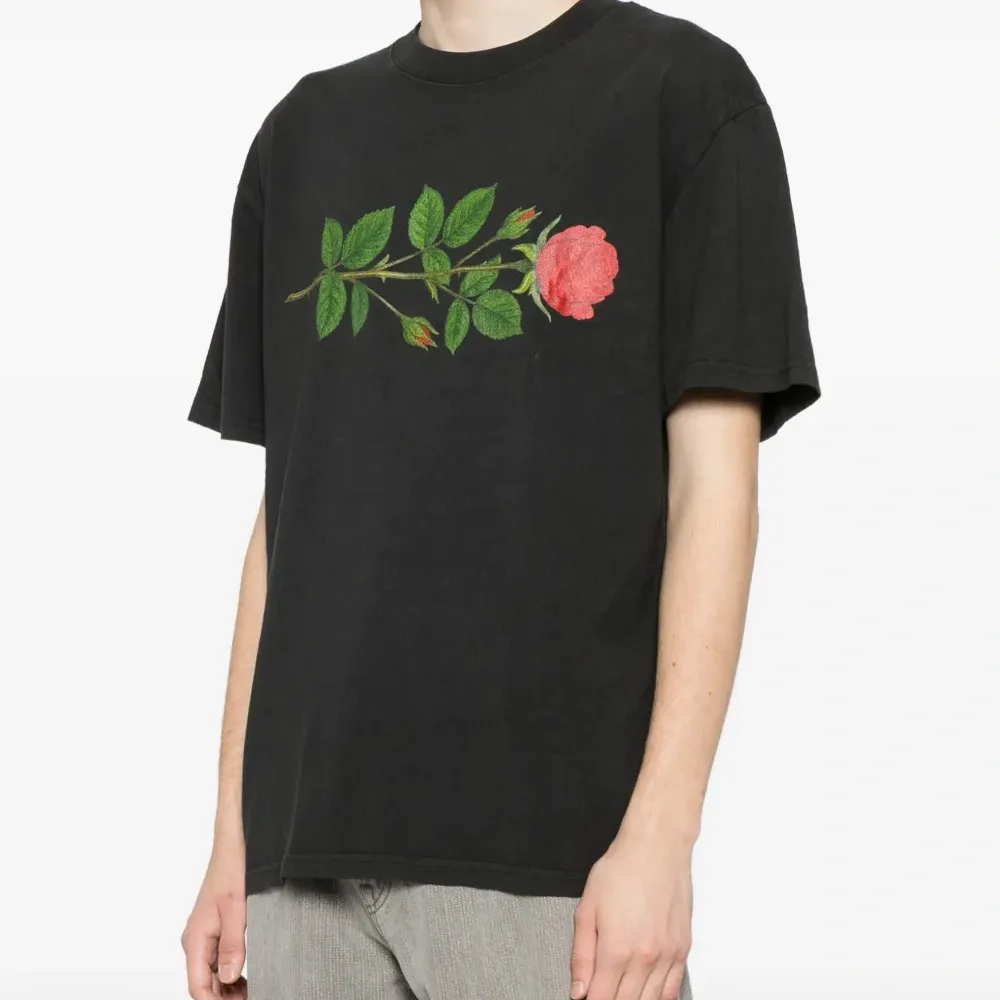 Футболка с принтом роз