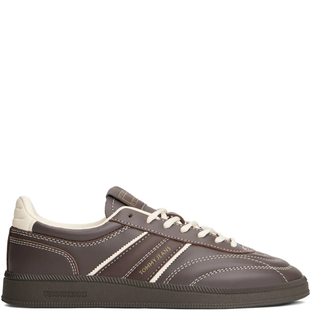 Кожаные кроссовки