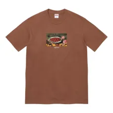 Футболка с короткими рукавами и клубникой