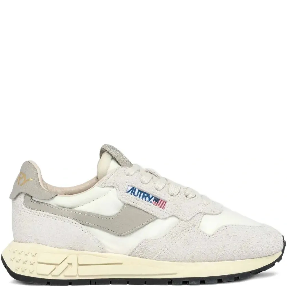 Кожаные кроссовки на шнуровке Кожаные кроссовки на шнуровке