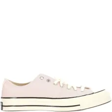 Кроссовки на шнуровке