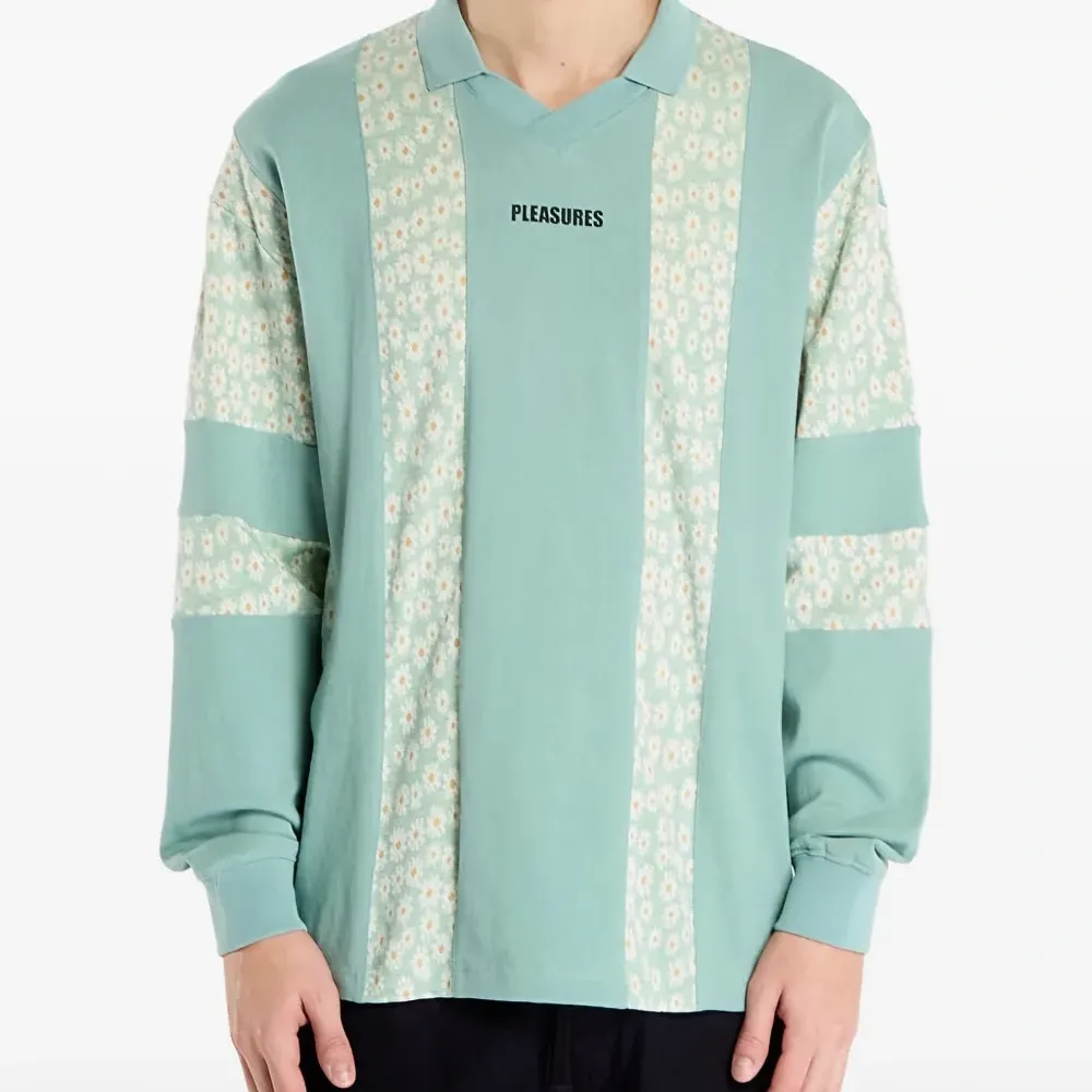 Свободный свитшот с цветочным принтом и V-образным вырезом