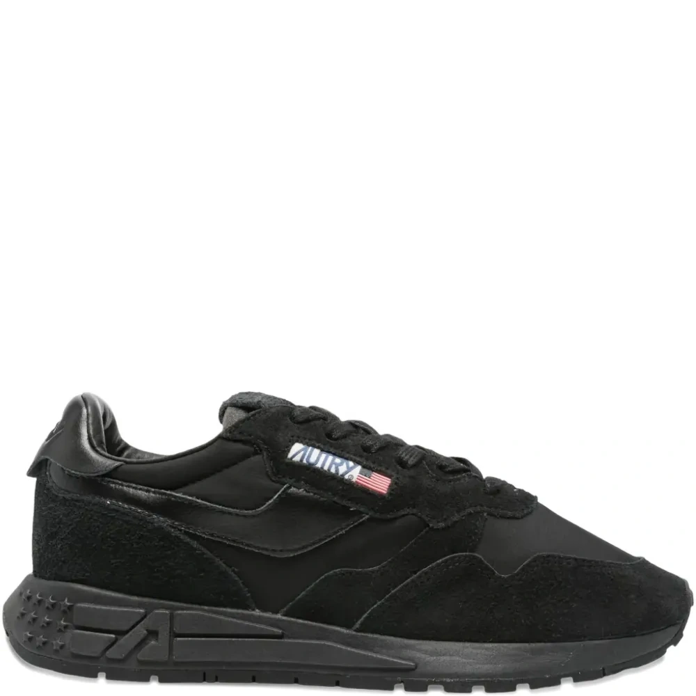 Замшевые кроссовки с нашивкой-логотипом