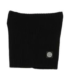 Шарф с нашивкой-компасом