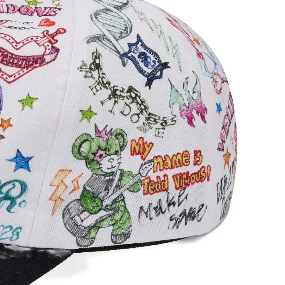 Бейсболка с принтом-дудлом