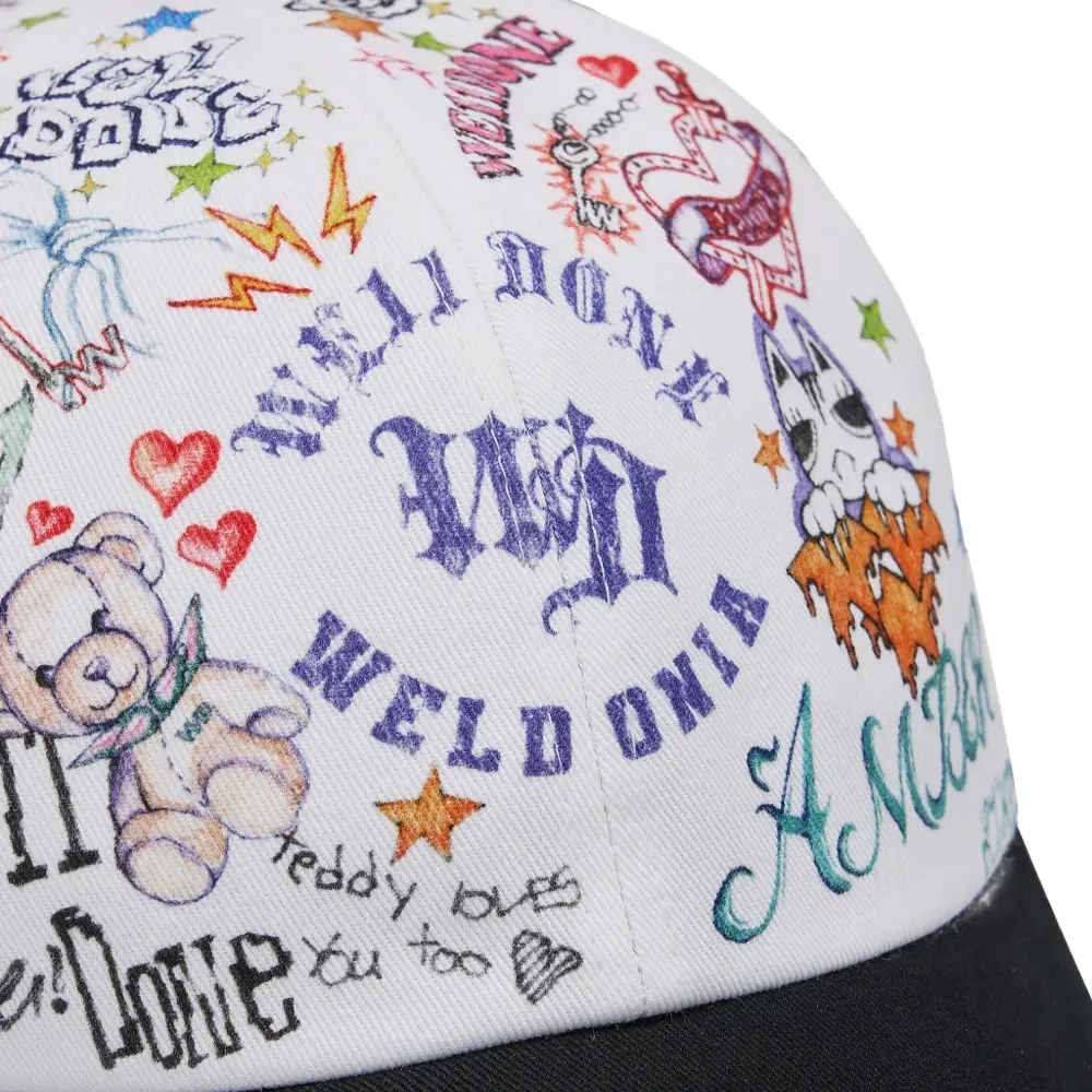 Бейсболка с принтом-дудлом