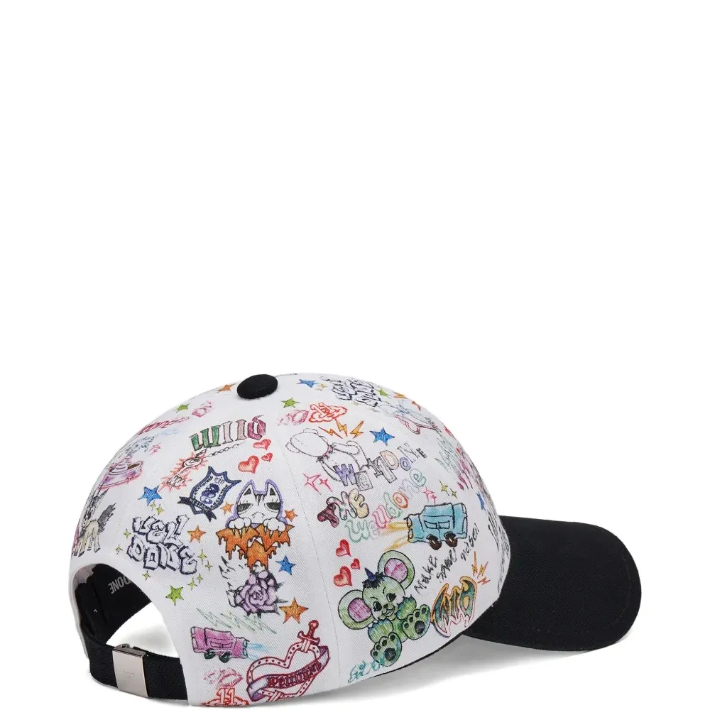 Бейсболка с принтом-дудлом