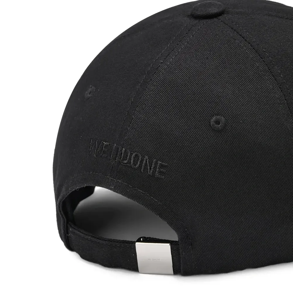 Бейсболка с украшением в виде розы