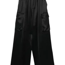 Брюки с накладными карманами