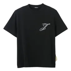 Футболка с вышитым логотипом