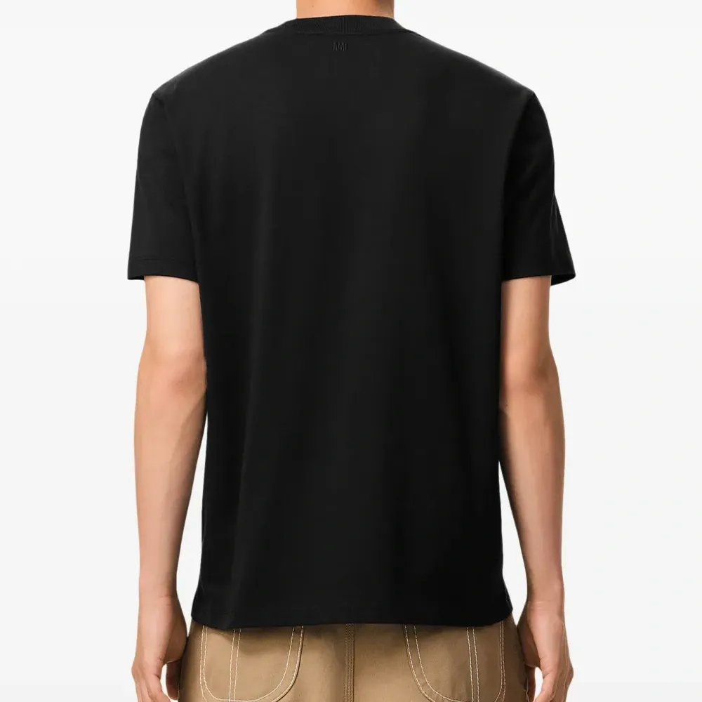 Футболка с вышитым логотипом