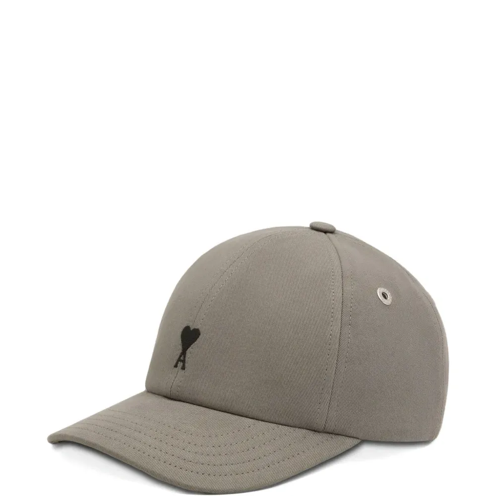 Бейсболка с вышивкой Ami de Coeur