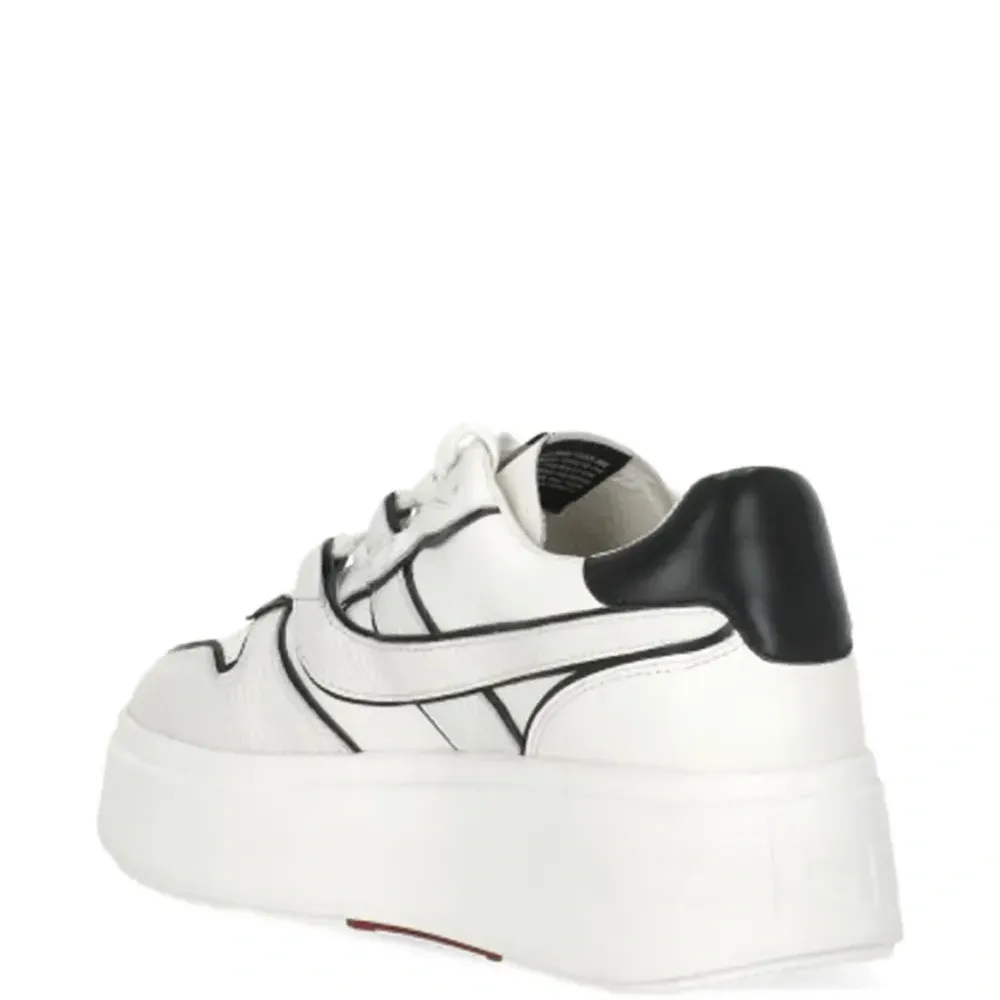 Кожаные кроссовки с круглым носком