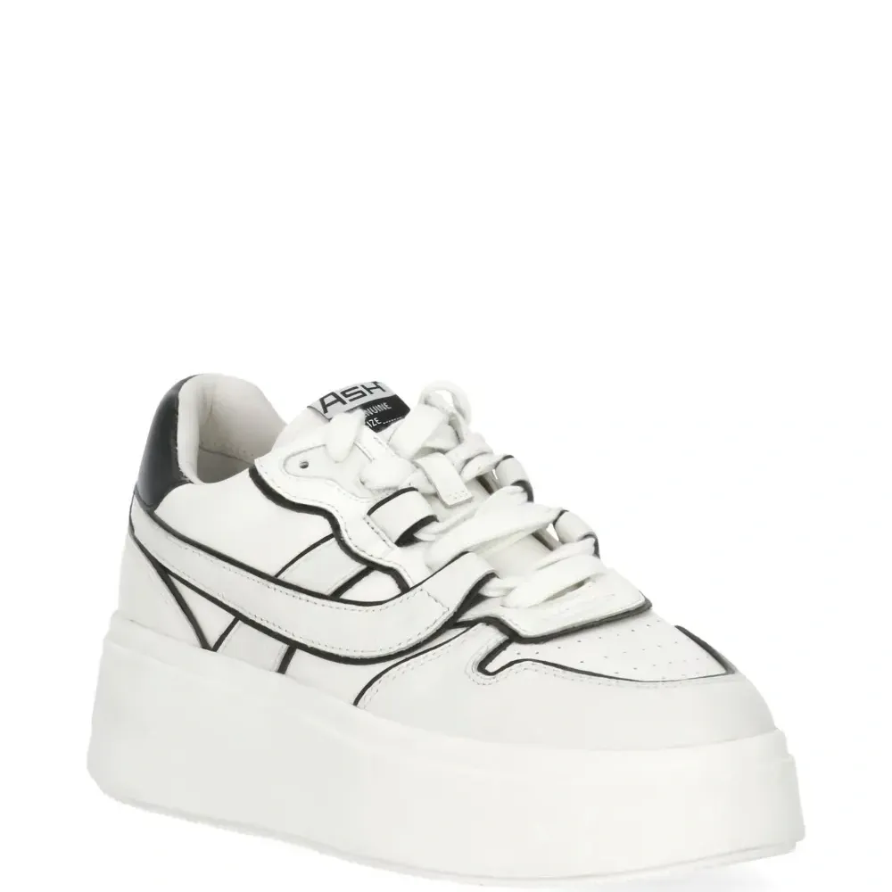 Кожаные кроссовки с круглым носком