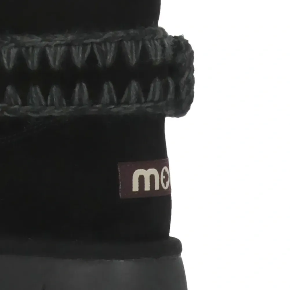 Ботинки с ремешками и пряжками