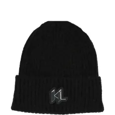 Шапка с нашивкой-логотипом