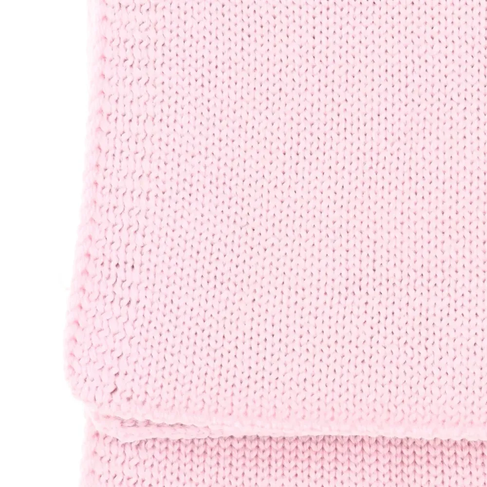 Розовый вязаный шарф