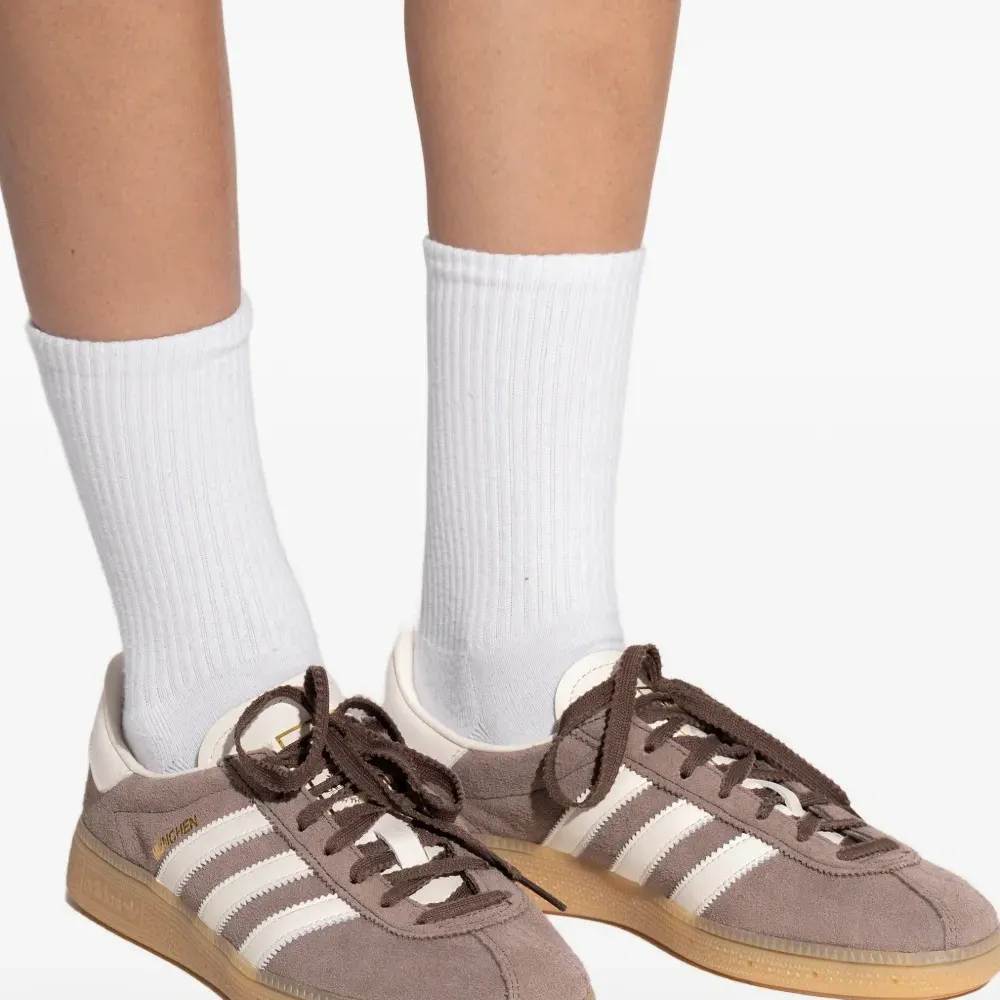 Кроссовки Muenchen на шнуровке