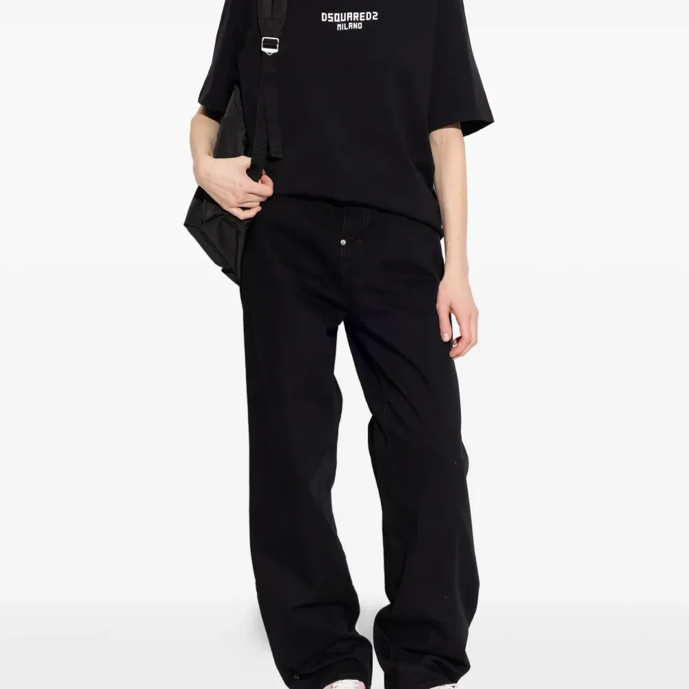 Кеды на шнуровке с кленовым листом