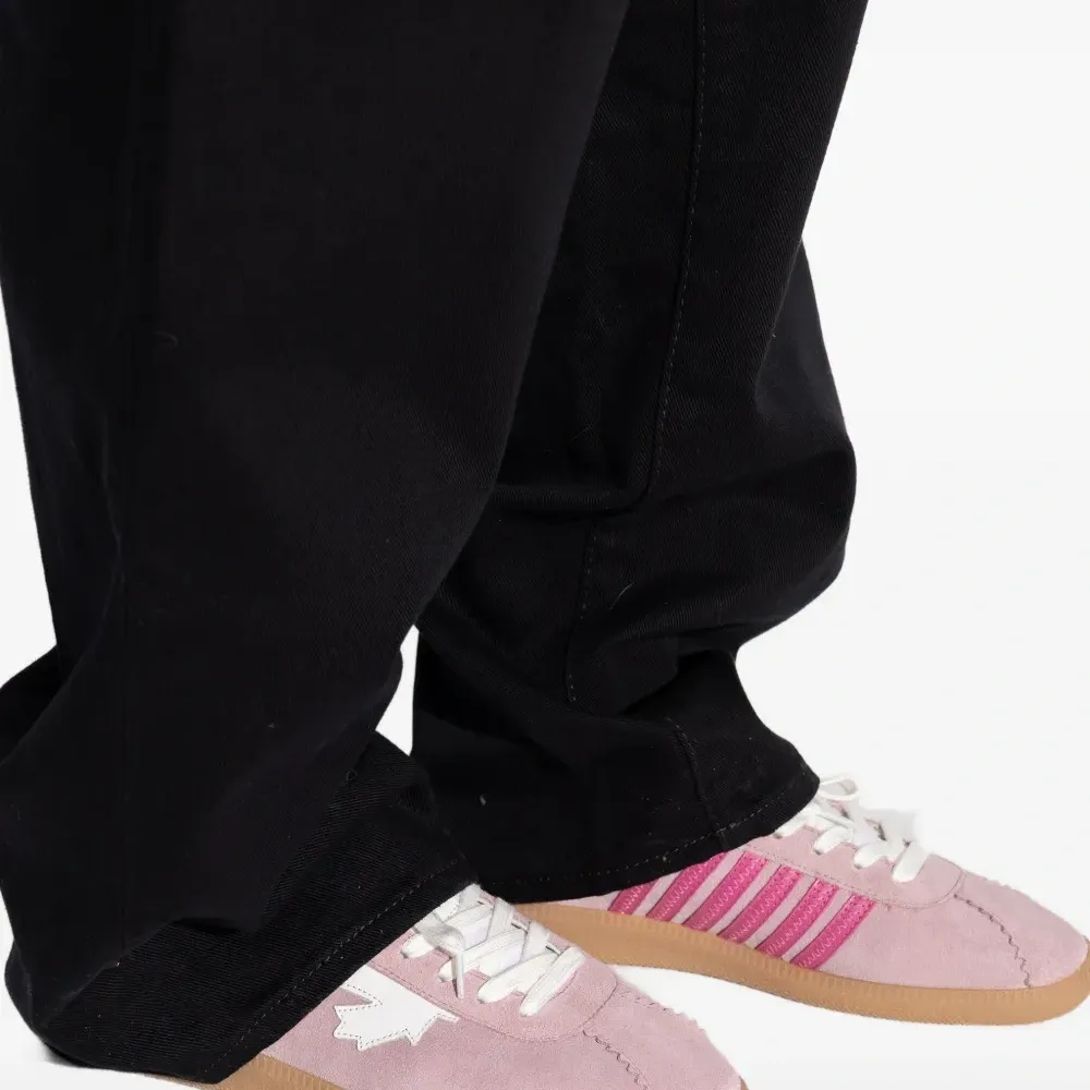 Кеды на шнуровке с кленовым листом